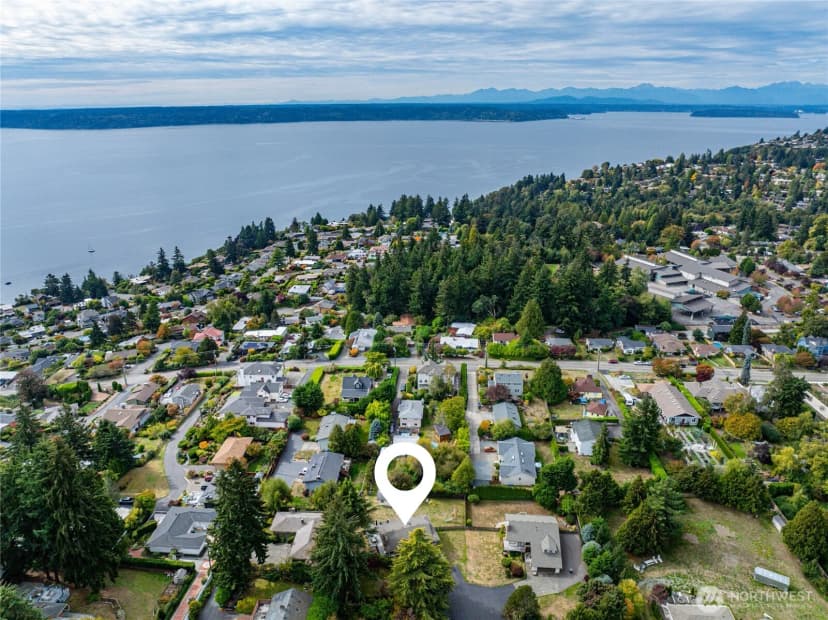 Property photo for 2315 Sw 118th Court, Burien photo 31