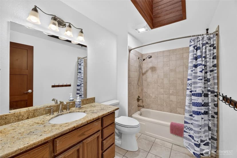 Property photo for 2315 Sw 118th Court, Burien photo 19