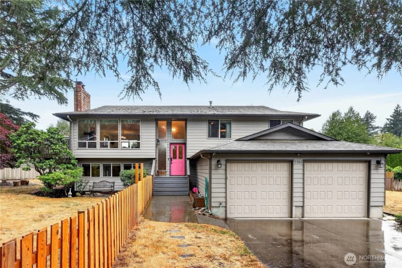 Property photo for 2315 Sw 118th Court, Burien