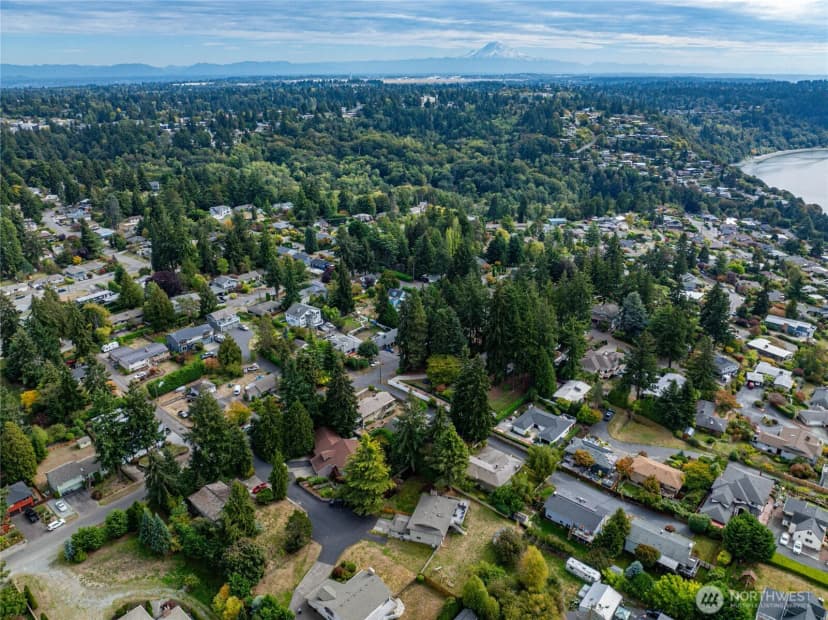 Property photo for 2315 Sw 118th Court, Burien photo 32