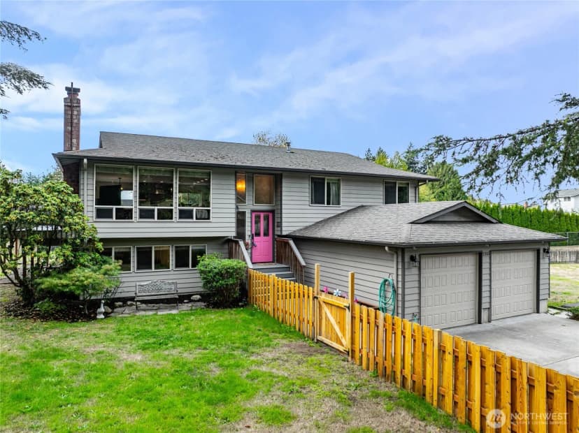 Property photo for 2315 Sw 118th Court, Burien