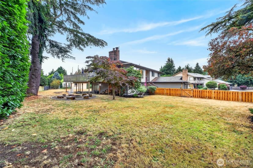 Property photo for 2315 Sw 118th Court, Burien photo 34