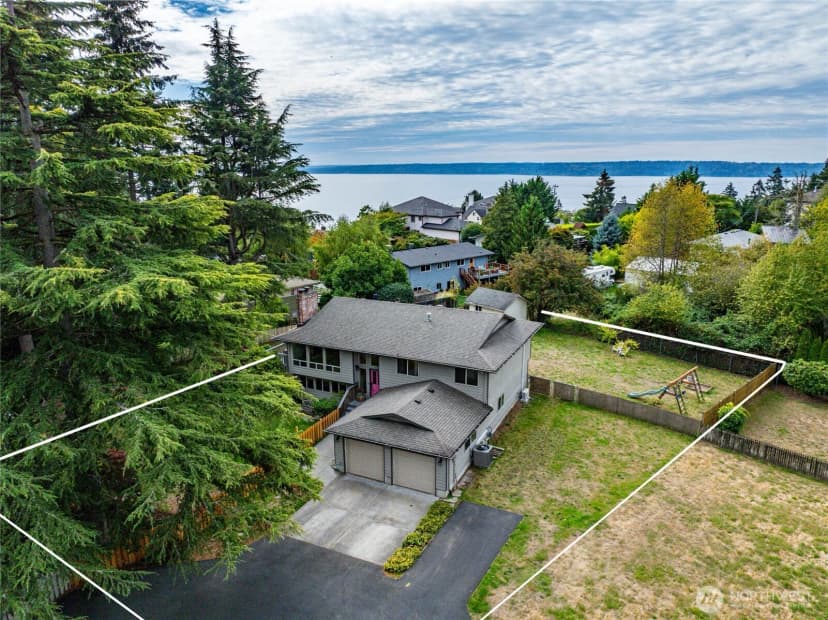 Property photo for 2315 Sw 118th Court, Burien photo 2