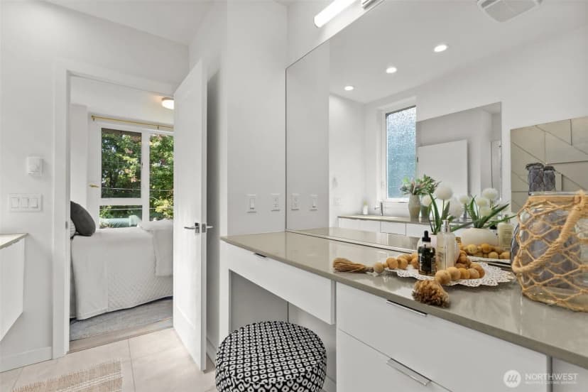 Property photo for 716 11th Avenue E #a, Seattle photo 15