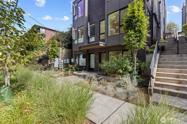 Property photo for 716 11th Avenue E #a, Seattle