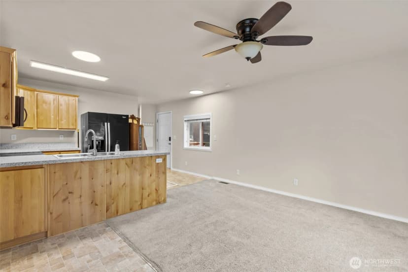 Property photo for 14322 Admiralty Way #12, Lynnwood photo 5