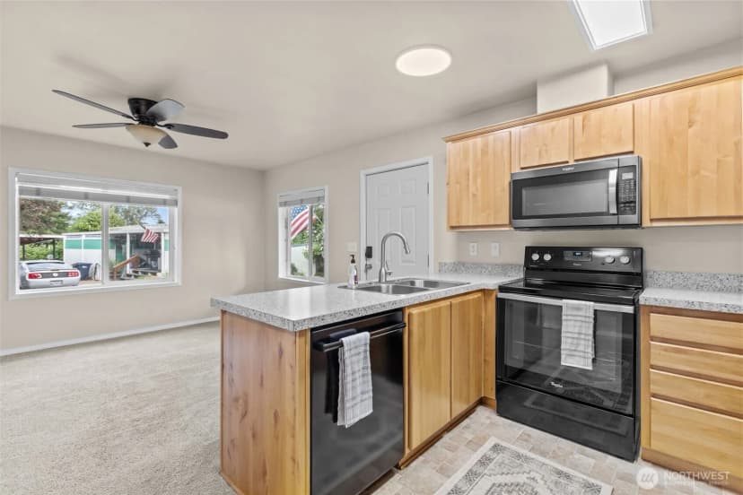 Property photo for 14322 Admiralty Way #12, Lynnwood photo 7