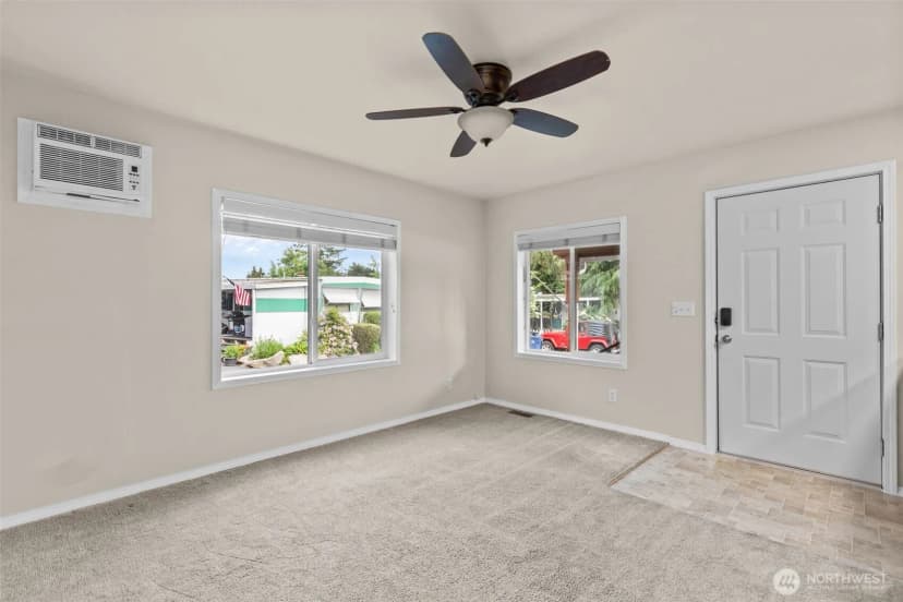 Property photo for 14322 Admiralty Way #12, Lynnwood photo 3