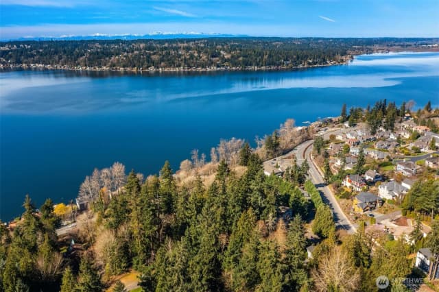 Property photo for 11 Xx E Lake Sammamish Parkway Ne, Sammamish photo 3