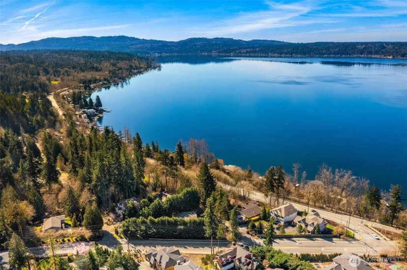 Property photo for 11 Xx E Lake Sammamish Parkway Ne, Sammamish photo 10