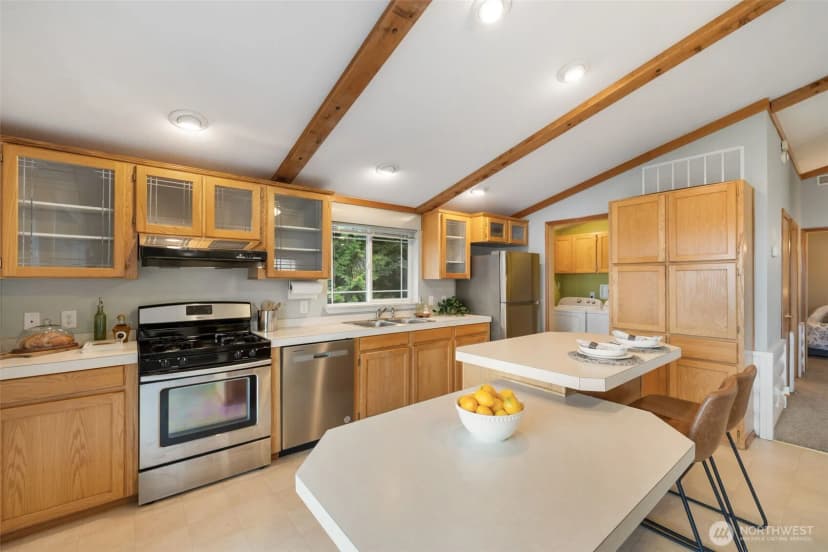 Property photo for 7021 Cliff Avenue Sw, Longbranch photo 10