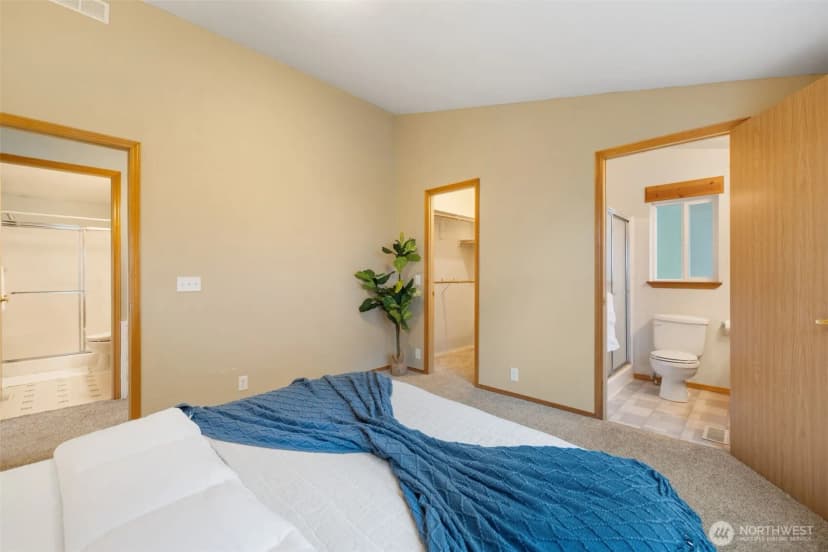 Property photo for 7021 Cliff Avenue Sw, Longbranch photo 17