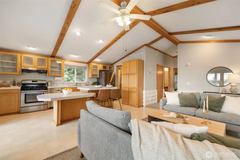 Property photo for 7021 Cliff Avenue Sw, Longbranch photo 9