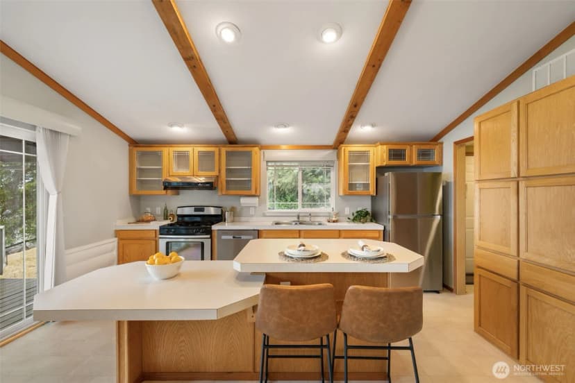 Property photo for 7021 Cliff Avenue Sw, Longbranch photo 11