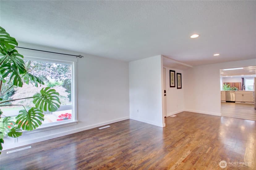 Property photo for 18824 Jolly Road, Burlington photo 9