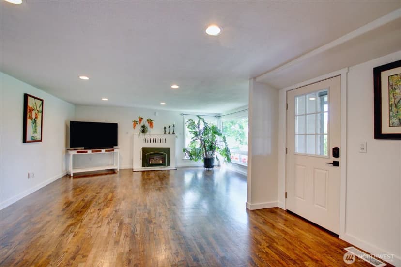 Property photo for 18824 Jolly Road, Burlington photo 10