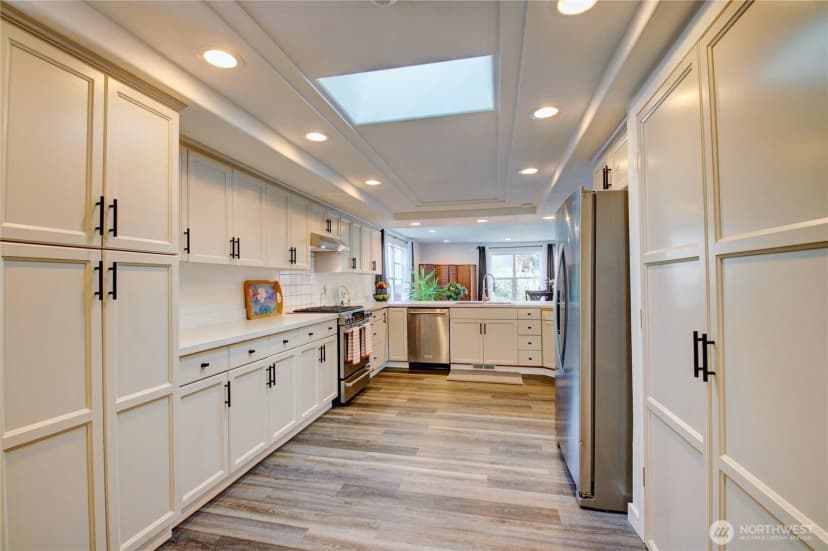 Property photo for 18824 Jolly Road, Burlington photo 8