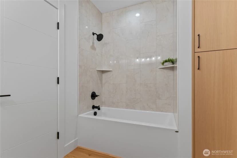 Property photo for 8 Shooting Star Court, Bellingham photo 37
