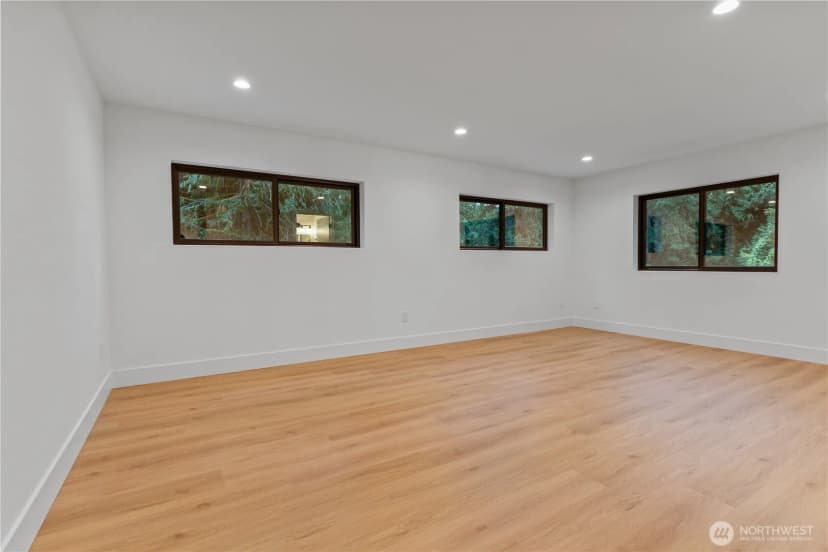 Property photo for 8 Shooting Star Court, Bellingham photo 28