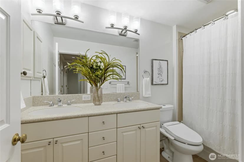 Property photo for 22525 141st Avenue Se, Kent photo 19