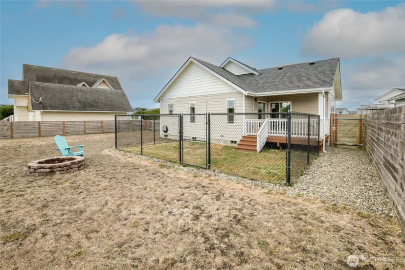 Property photo for 1092 Crestshire Loop Sw, Ocean Shores photo 30