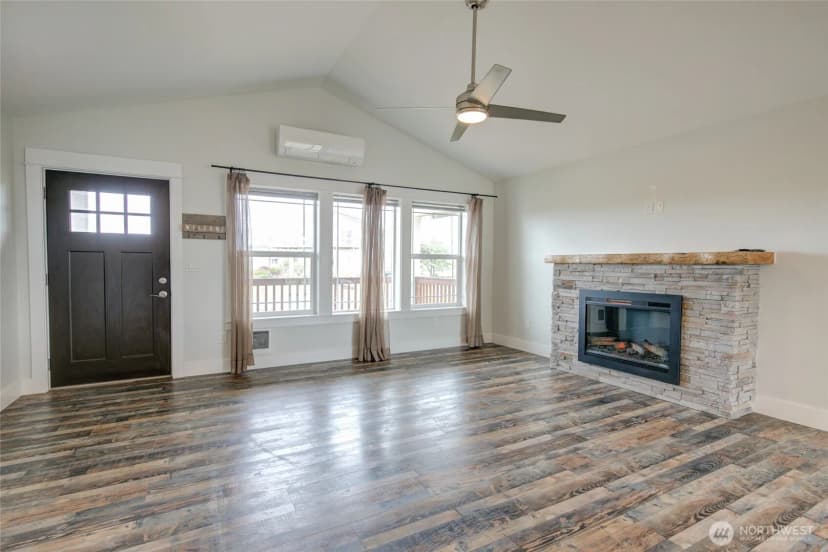 Property photo for 1092 Crestshire Loop Sw, Ocean Shores photo 4