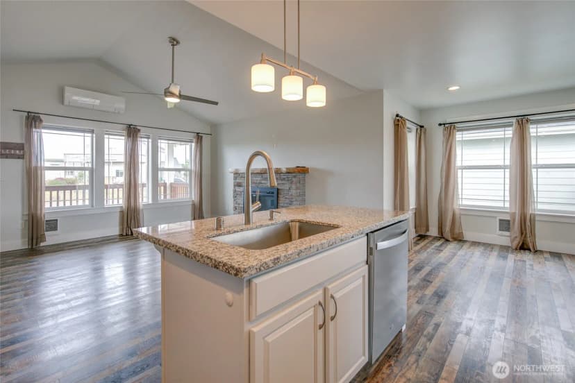 Property photo for 1092 Crestshire Loop Sw, Ocean Shores photo 11
