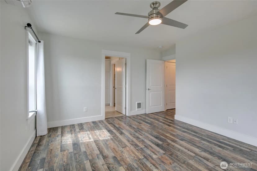 Property photo for 1092 Crestshire Loop Sw, Ocean Shores photo 18