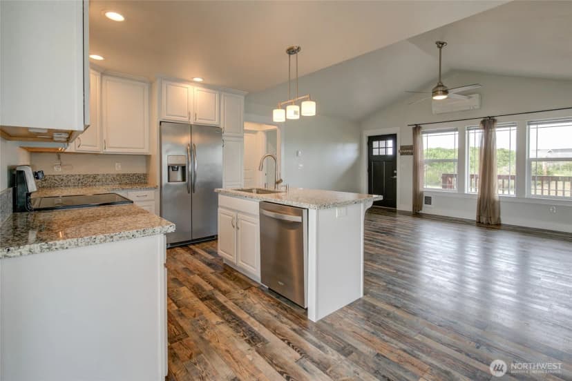 Property photo for 1092 Crestshire Loop Sw, Ocean Shores photo 10