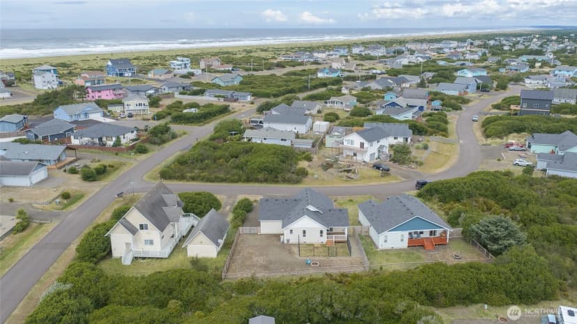 Property photo for 1092 Crestshire Loop Sw, Ocean Shores photo 32