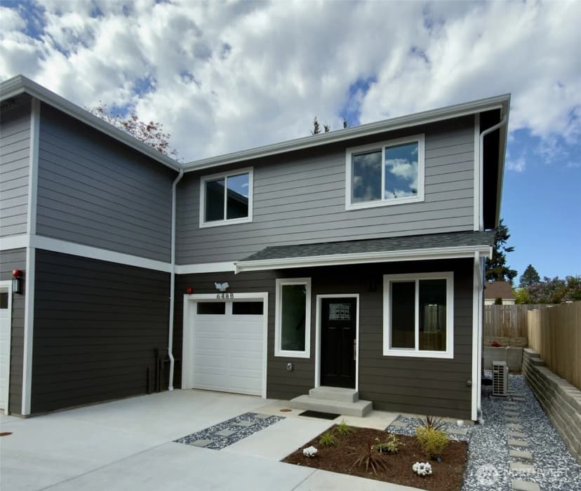 Property photo for 648 B Sw 139th Street, Burien photo 2