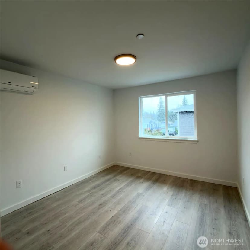 Property photo for 648 B Sw 139th Street, Burien photo 9