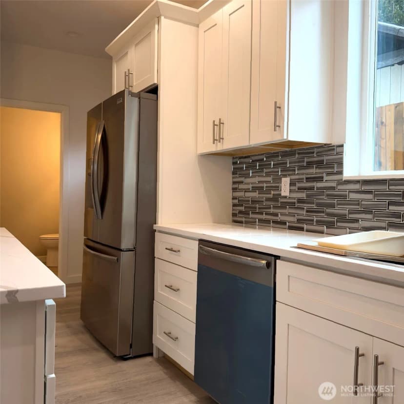 Property photo for 648 B Sw 139th Street, Burien photo 8