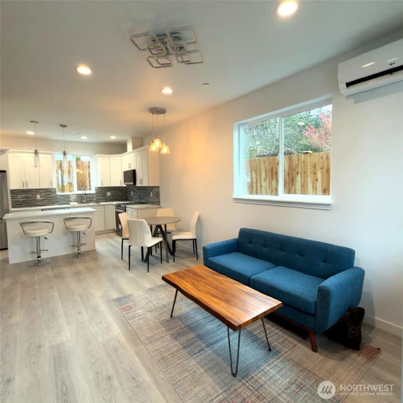 Property photo for 648 B Sw 139th Street, Burien photo 3