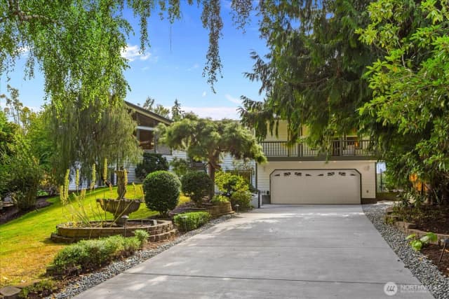 Property photo for 1512 9th Avenue N, Edmonds