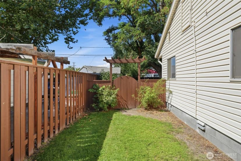 Property photo for 803 Smith Avenue, Richland photo 18
