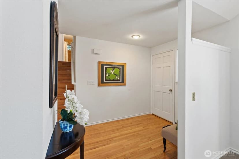 Property photo for 22414 Ne 12th Court, Sammamish photo 4