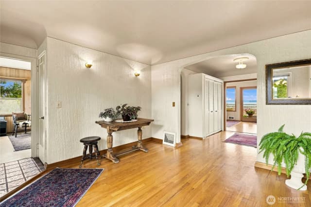 Property photo for 202 Alverson Boulevard, Everett photo 3