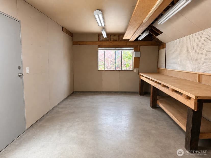 Property photo for 202 Alverson Boulevard, Everett photo 33