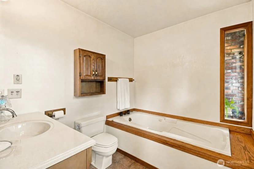 Property photo for 202 Alverson Boulevard, Everett photo 18