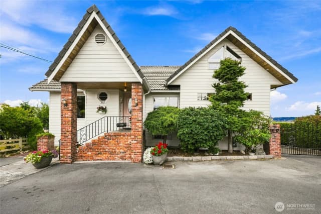 Property photo for 202 Alverson Boulevard, Everett photo 2