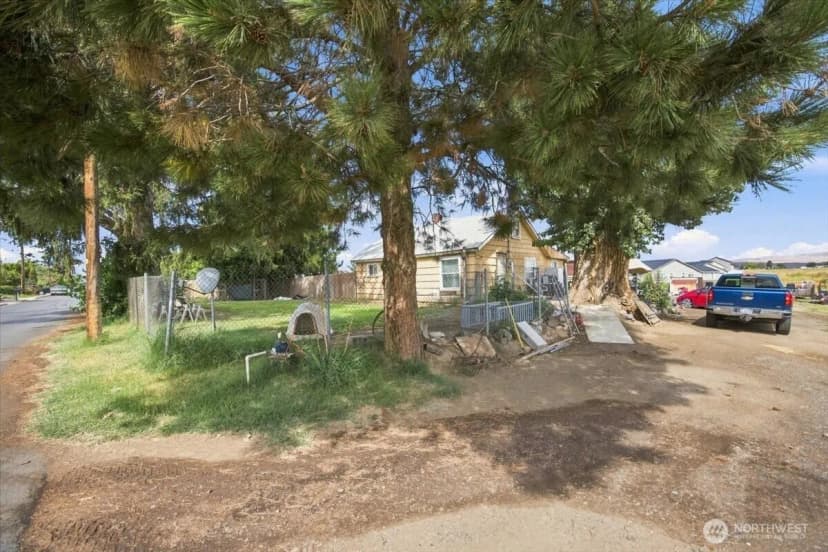 Property photo for 703 N 5th Street, Grandview photo 24