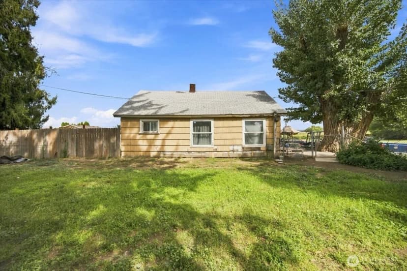 Property photo for 703 N 5th Street, Grandview