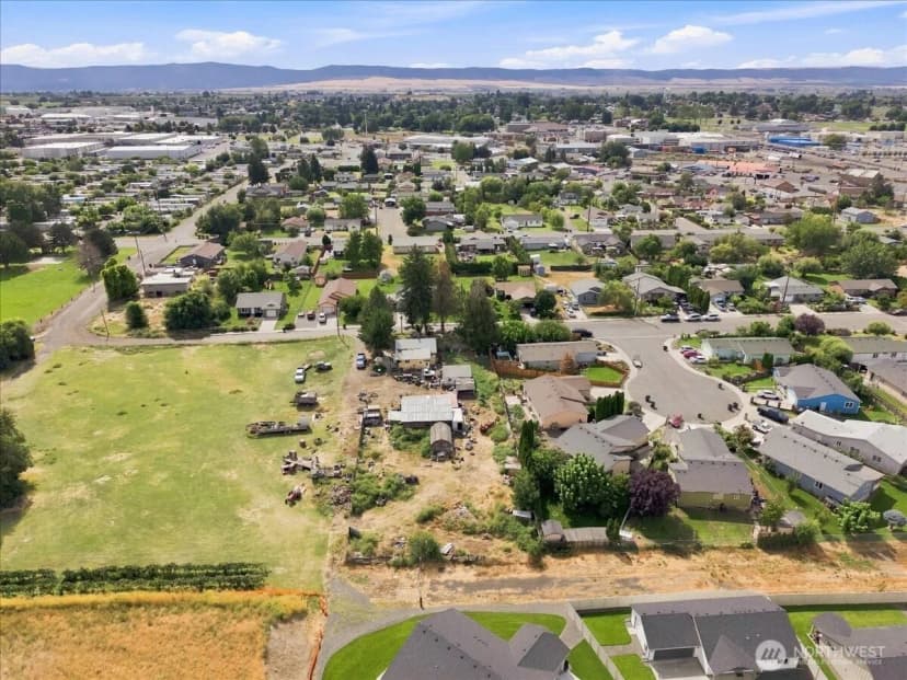 Property photo for 703 N 5th Street, Grandview photo 19