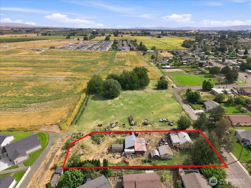 Property photo for 703 N 5th Street, Grandview photo 2