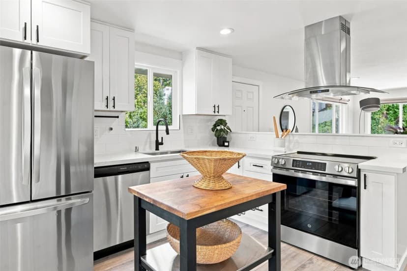 Property photo for 4617 47th Avenue S, Seattle photo 6