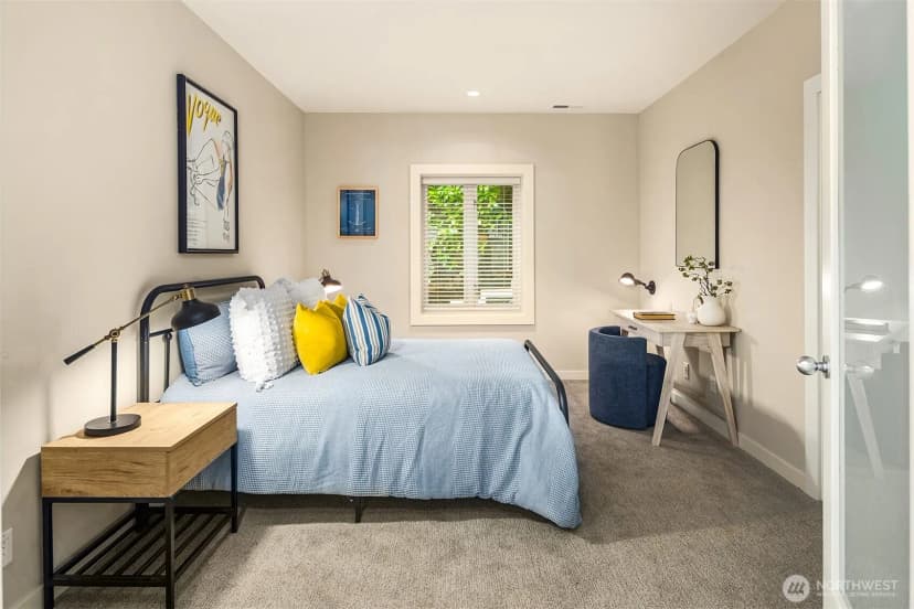 Property photo for 1622 5th Avenue N, Seattle photo 17