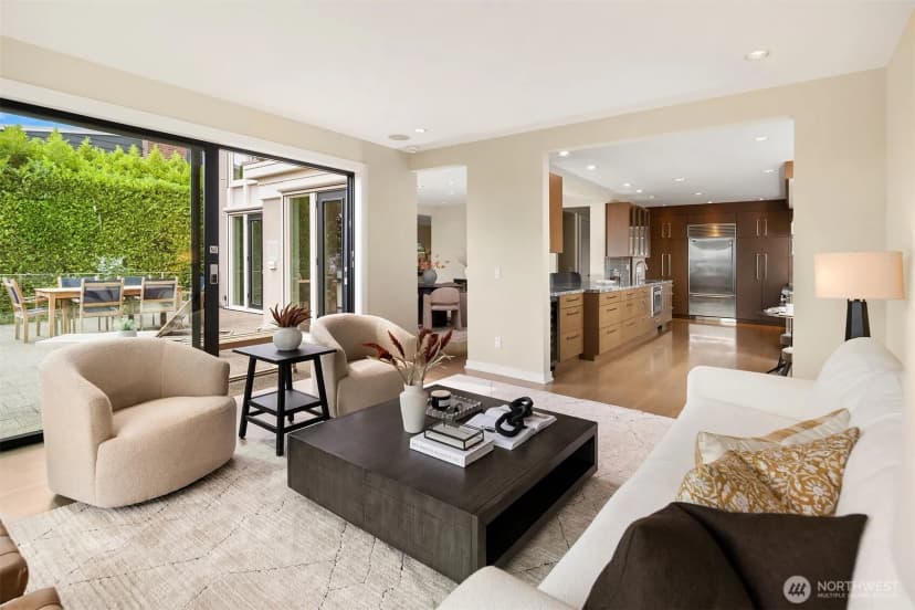 Property photo for 1622 5th Avenue N, Seattle photo 9