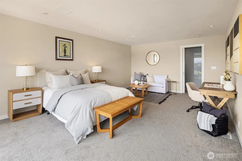 Property photo for 1622 5th Avenue N, Seattle photo 16