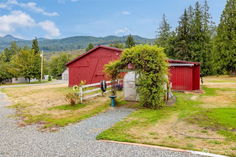 Property photo for 28467 E Gilligan Creek Road, Sedro Woolley photo 28